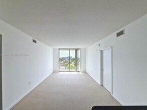 Building Photo - 2775 NE 187th St