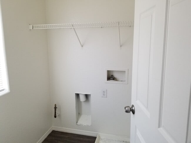 Building Photo - 6993 Canary Ivy Way