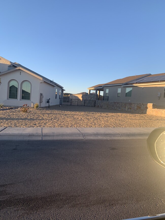Foto del edificio - 4538 Red Mountain Cir