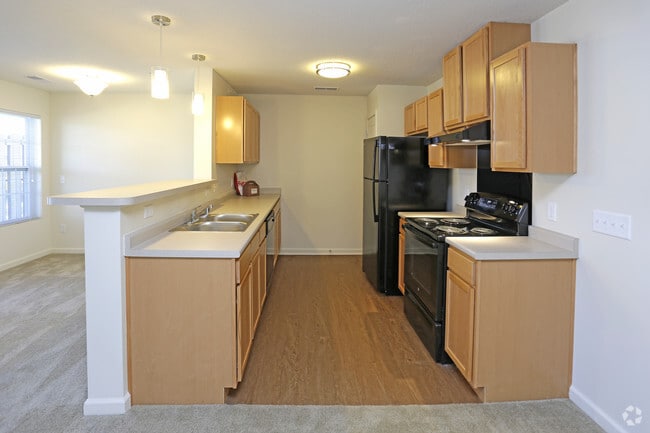 2BR, 2BA - 876 SF - RIVER GLEN I
