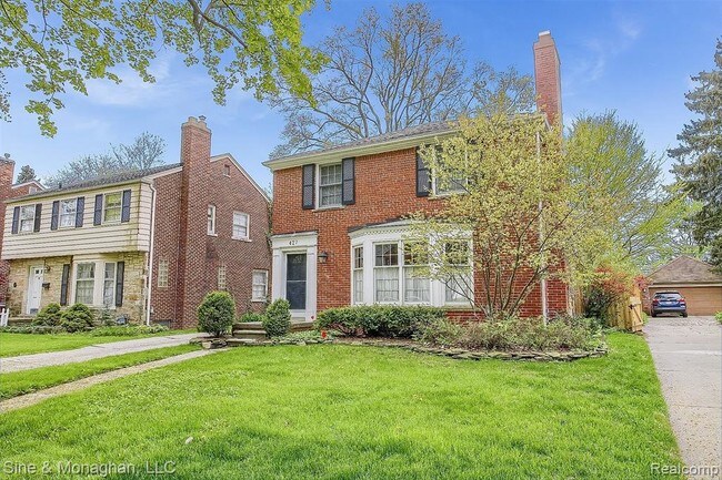Building Photo - 427 Maison Rd