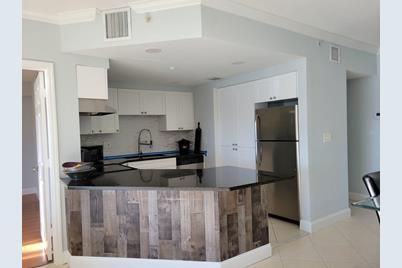 Building Photo - 4401 Crystal Lake Dr