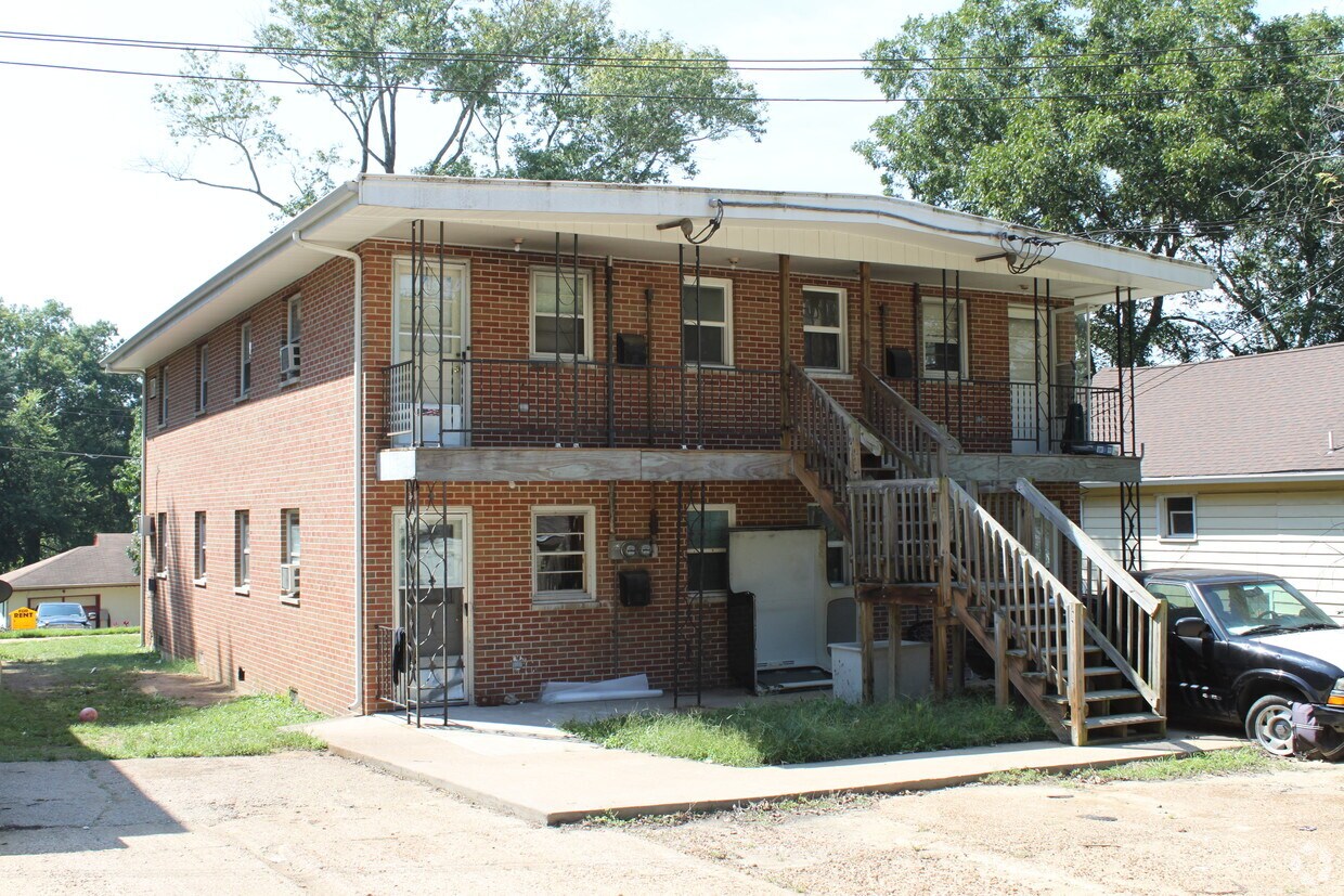 Foto del edificio - 311 E Sand St