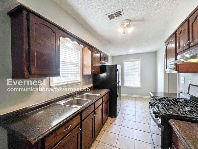 Foto del edificio - 360 Darrell Cove