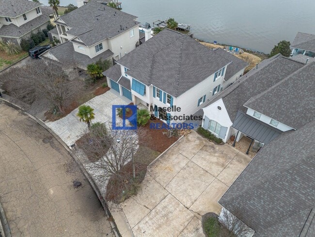 Building Photo - 1418 Windrose Dr