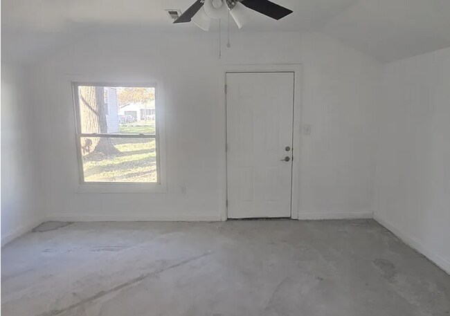 Foto del edificio - Cute 2 bedroom in East Springfield