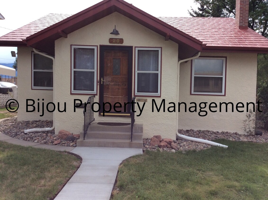 Primary Photo - Nice four bedroom, two bath home