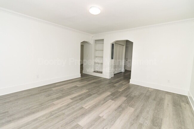 Foto del edificio - 1203 Rockway Dr