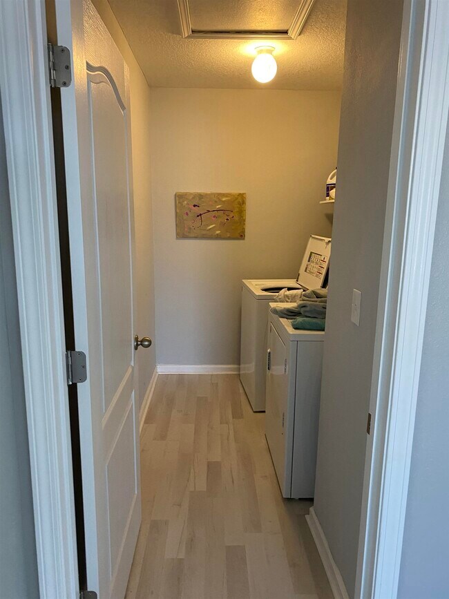 Foto del edificio - 141 Ashby Lndg Wy