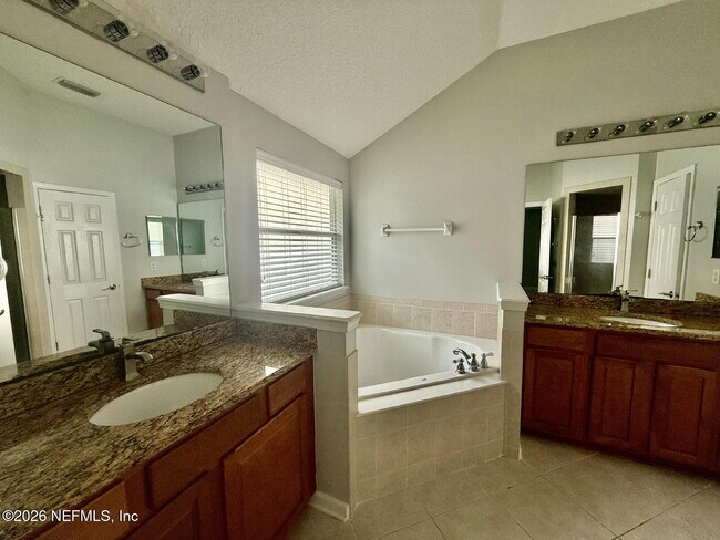 Foto del edificio - 1084 Candlebark Dr