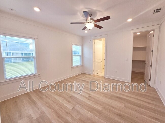 Foto del edificio - 816 Walsonham Dr