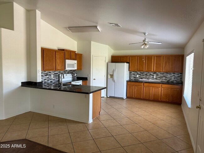 Foto del edificio - 2213 S Tucana Ln