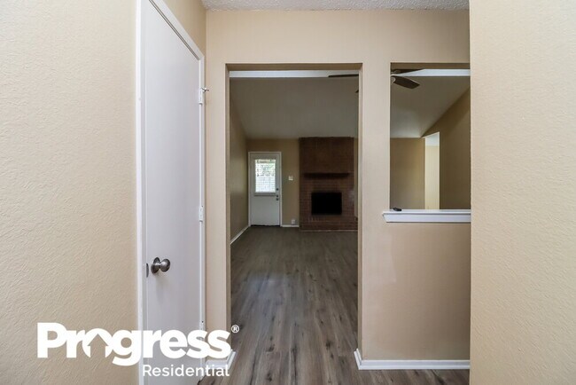 Foto del edificio - 425 Allencrest Dr
