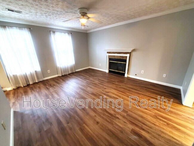 Foto del edificio - 9734 Hawkdale Ln
