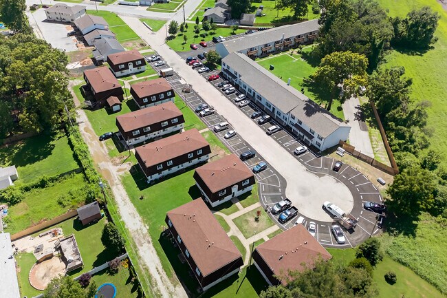 Building Photo - 2730 Center St