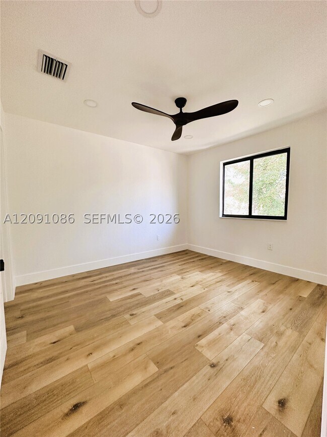Foto del edificio - 1278 SW 2nd St