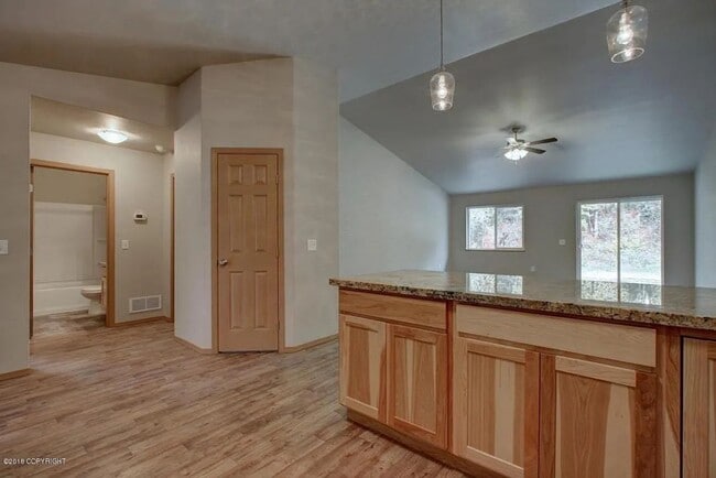 Foto del edificio - 1121 E Dellwood St