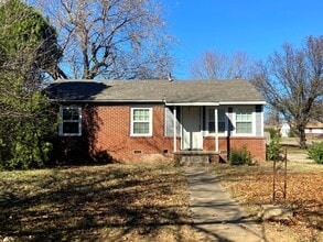 Building Photo - 119 W 49th Pl N