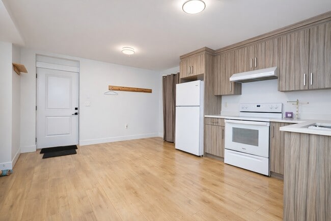 Building Photo - 36665 Carl Creek Cres