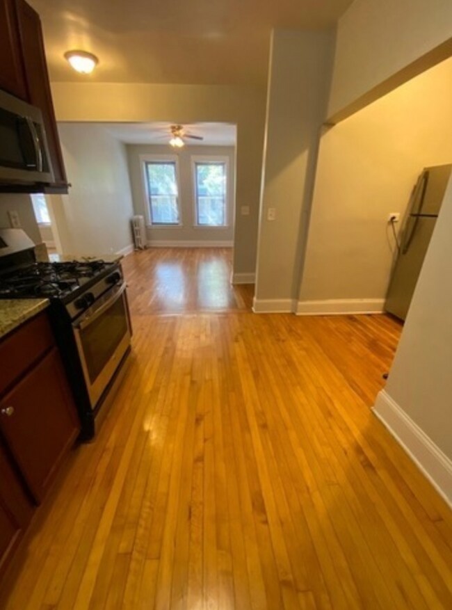 Foto del edificio - 1318 W Waveland Ave
