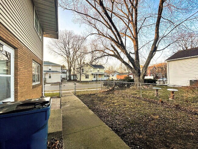 Foto del edificio - 666 Illinois Ave