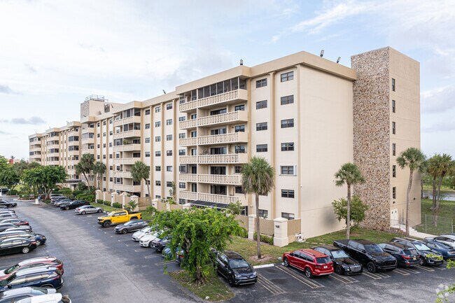 Canongate Condominiums