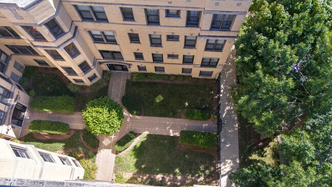 Building Photo - 5227 S Drexel Ave