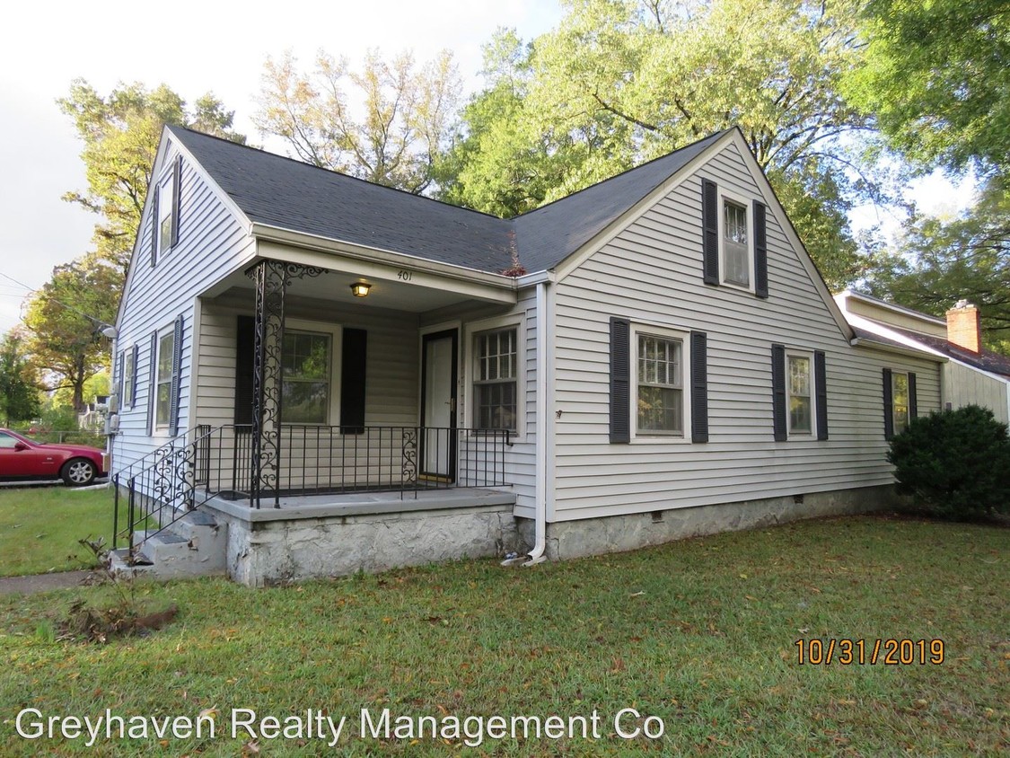Primary Photo - 4 br, 2 bath House - 401 N Moore Rd