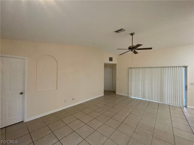 Foto del edificio - 606 SW 27th Terrace