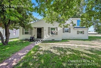 Building Photo - 204 Graham Ave