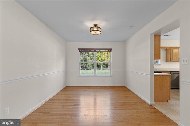 Foto del edificio - 710 Miriam Ln