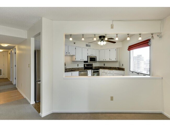 Foto del edificio - 121 Washington Ave S