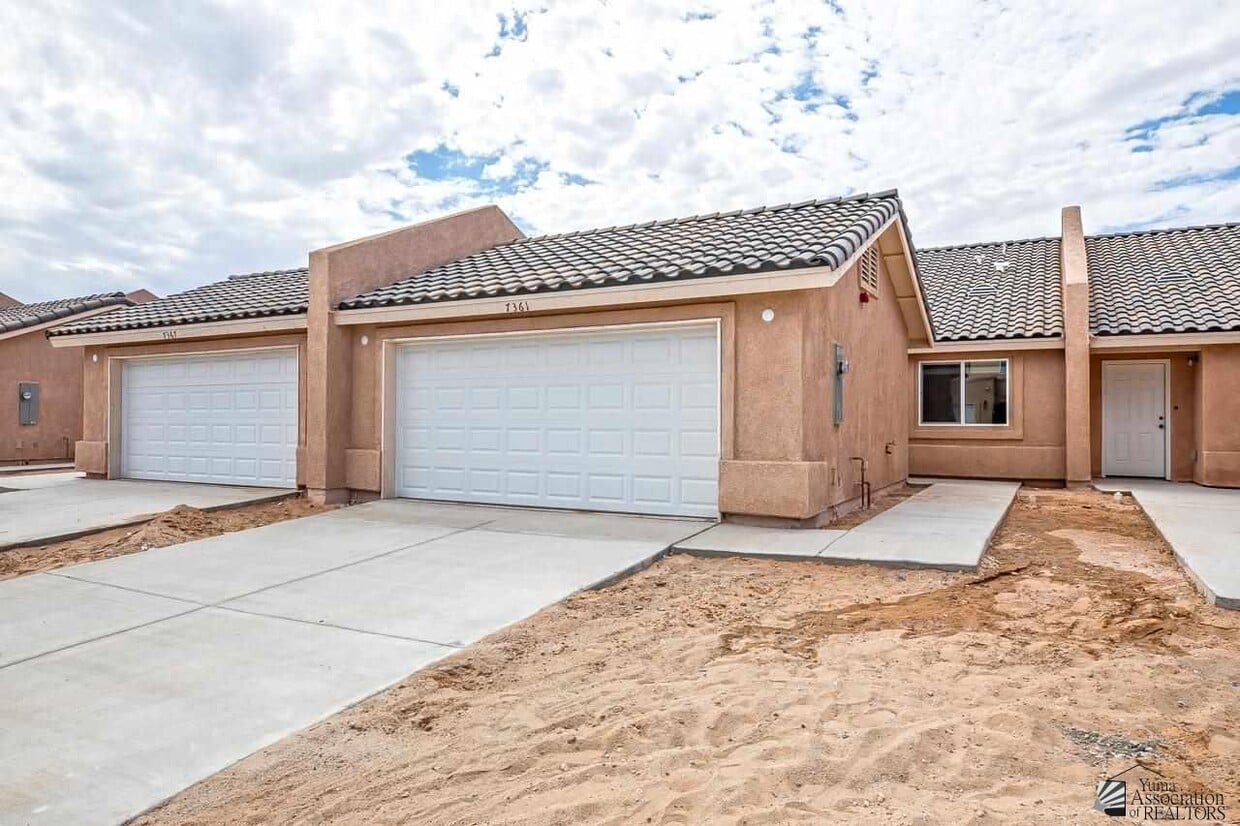 Primary Photo - 7361 E 38th Ln