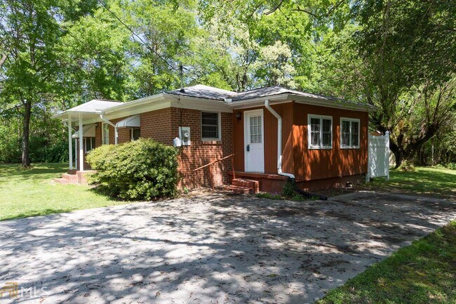 Building Photo - 5959 Center Hill Church Rd