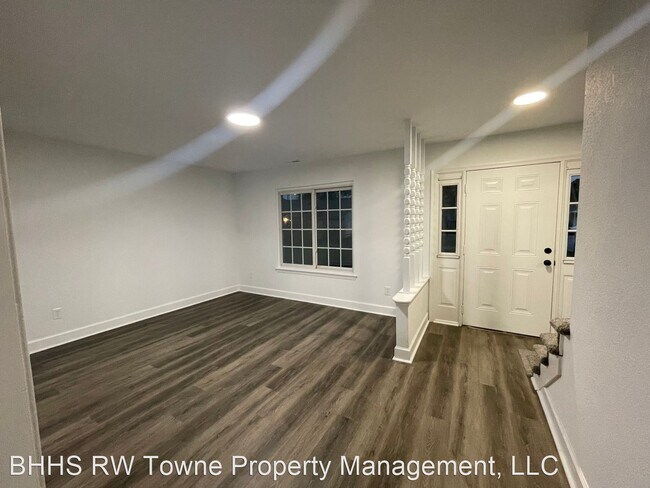 Foto del edificio - 3 br, 2.5 bath House - 932 Woodhue Court