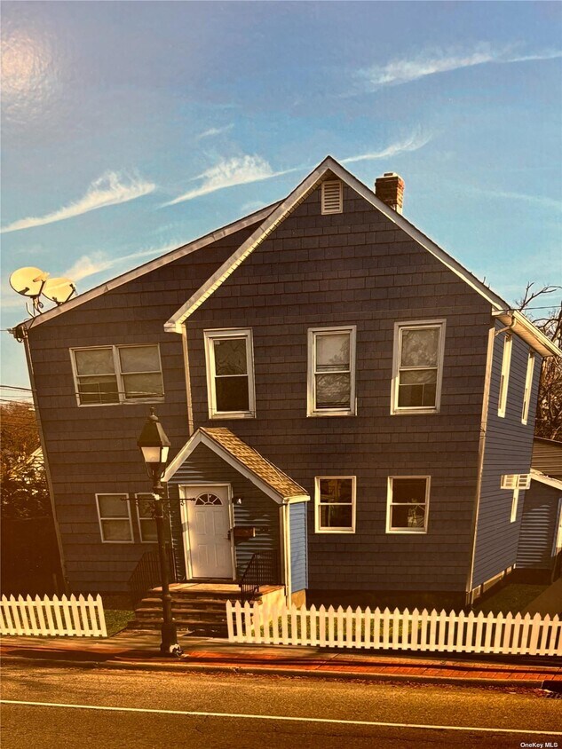 75 Carleton Ave, Islip Terrace, NY 11752 Apartment for Rent in Islip
