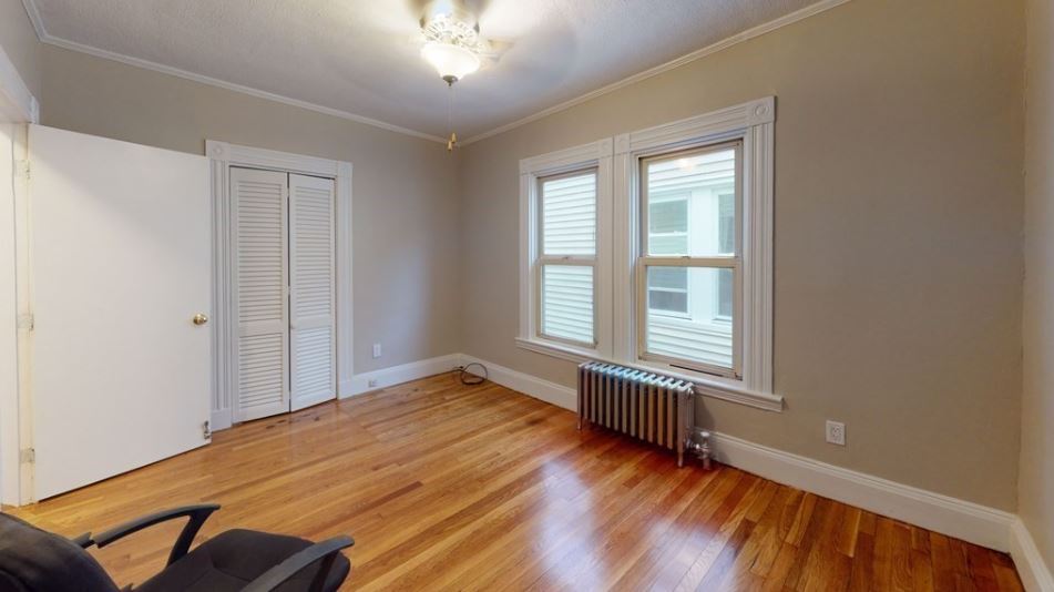Primary Photo - 305 Washington St