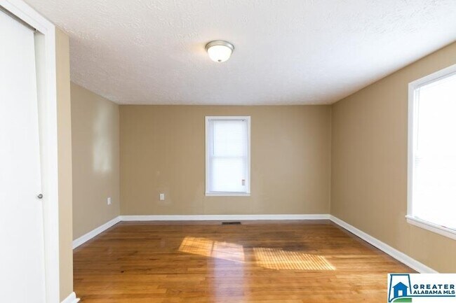 Foto del edificio - 8349 Bryant Ave NE