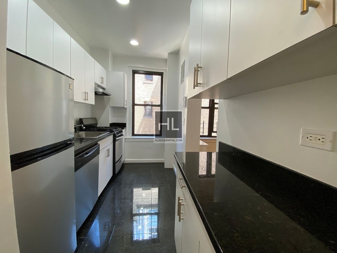 Primary Photo - WEST 55 STREET