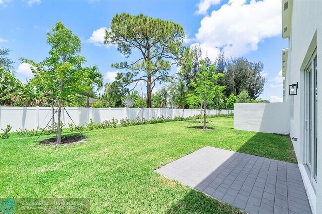 Foto del edificio - 6359 Tenor Dr