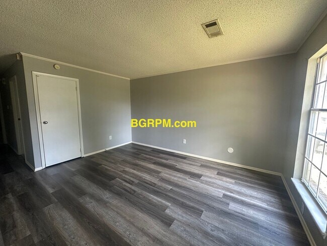 Foto del edificio - 3 Bd, 1 1/2 BA, home in Jacksonville
