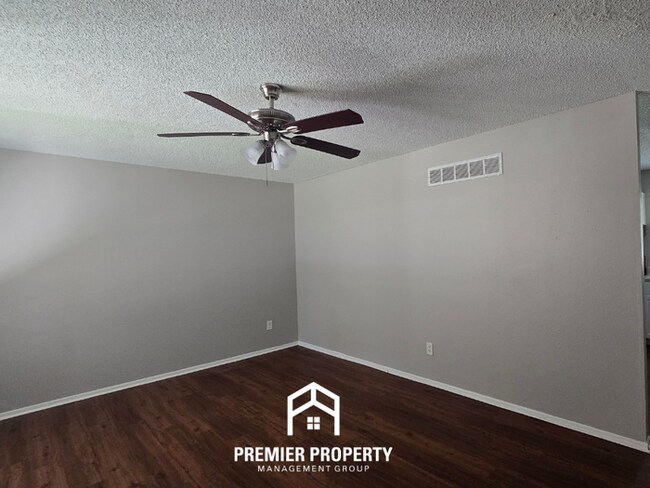 Foto del edificio - 2442 Soundview Ct