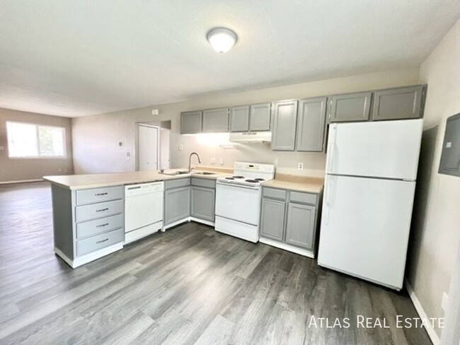 Building Photo - 1177 Mazatlan Cir
