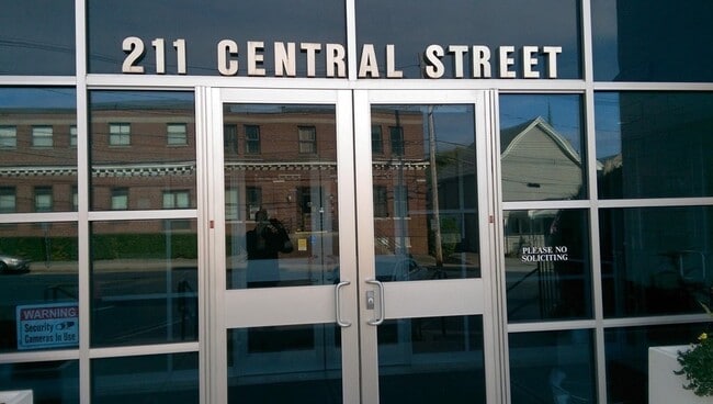 Building Photo - 211 Central St