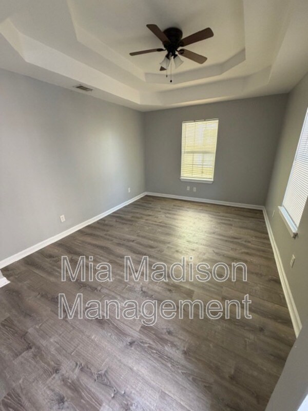 Foto del edificio - 319 W 31st St