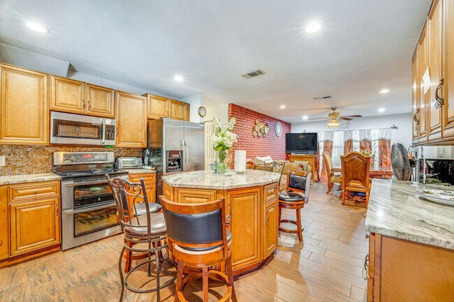 Foto del edificio - 281 W 18th St