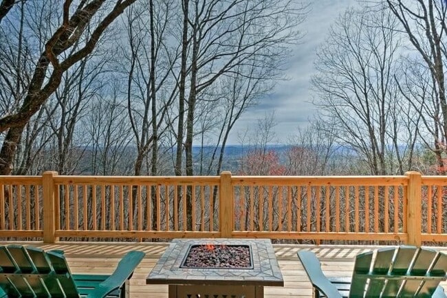 Building Photo - 185 Alpine Dr