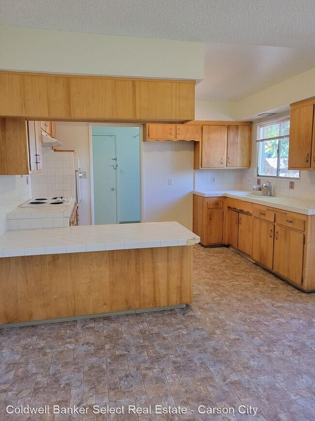 Foto del edificio - 4 br, 2 bath House - 920 W. Winnie Lane