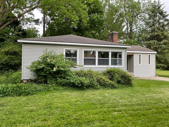 Front of Home - 196 N Hagadorn Rd House