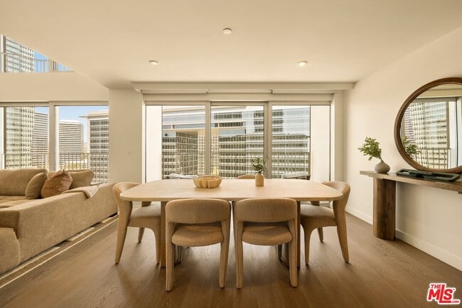 Building Photo - 2025 Ave of the Stars